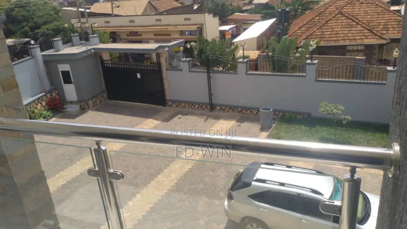 5bdrm House in Makindye for sale