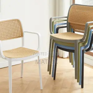 Outdoor/Indoor Plastic Chairs