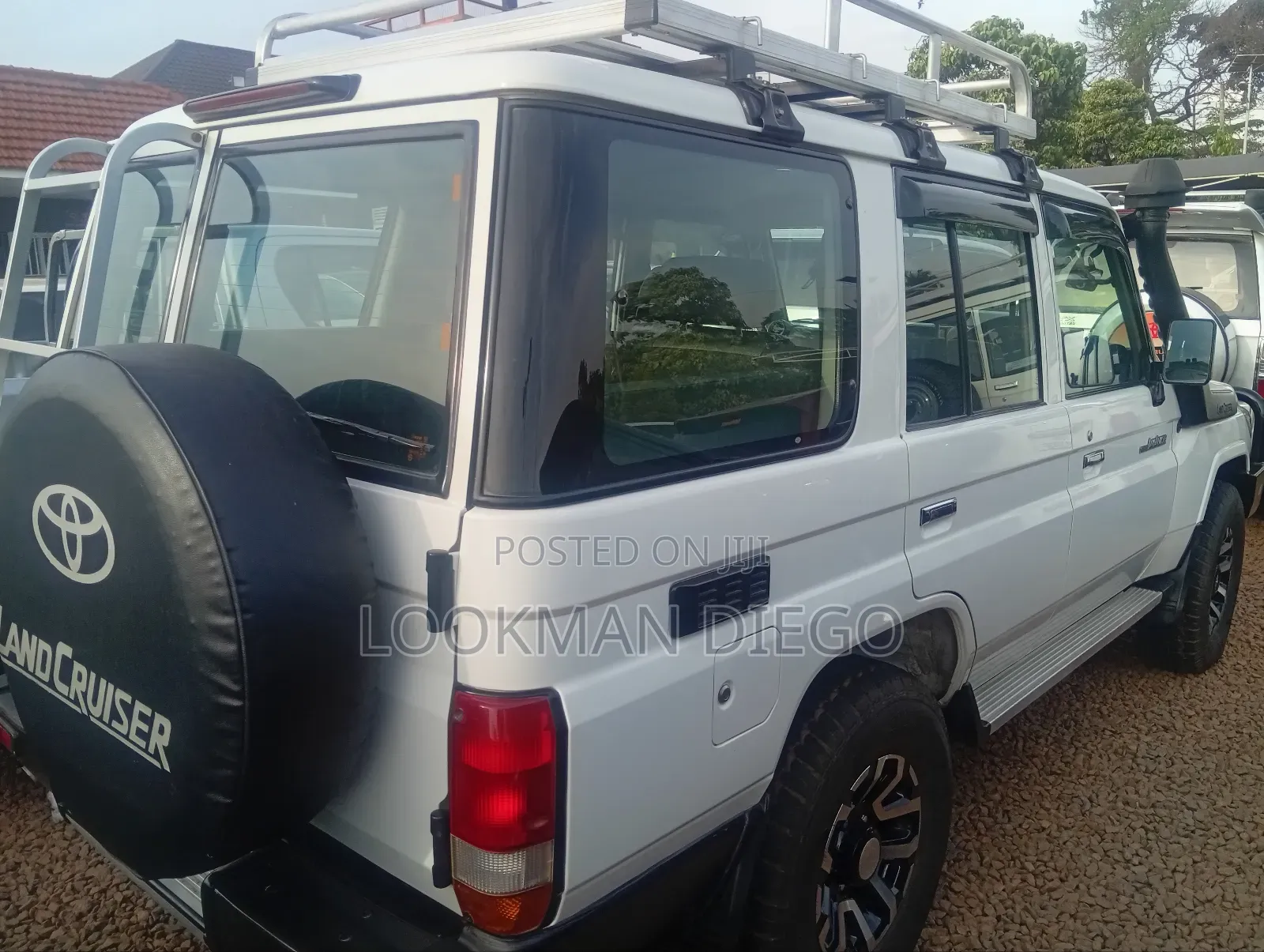Toyota Land Cruiser 2017 White