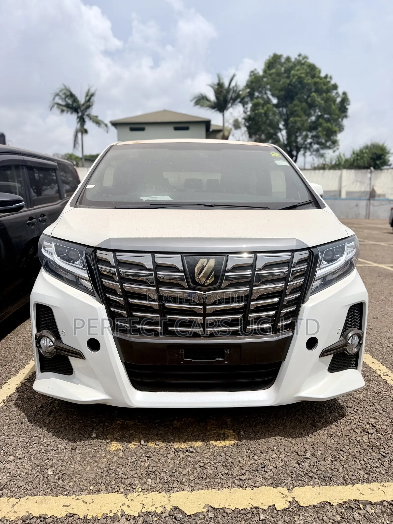 Toyota Alphard 2.5 Petrol AWD 2017 Off white