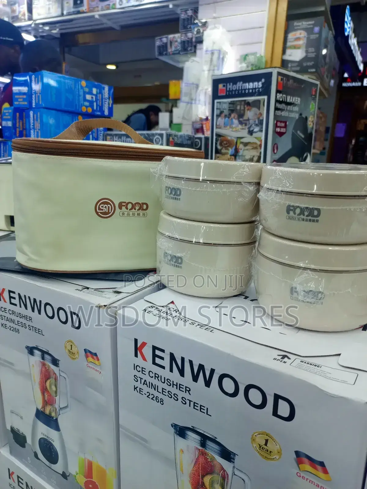 Insulated Food Containers With a Matching Thermal Carrying Bag.