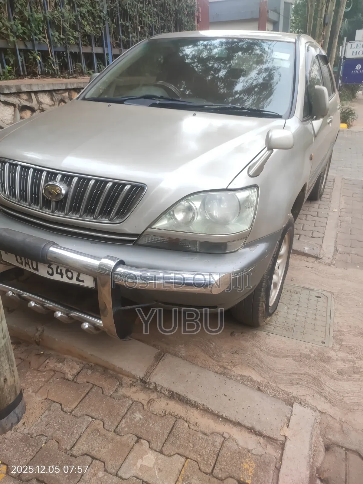 Toyota Harrier 2.4 4WD 2004 Gold