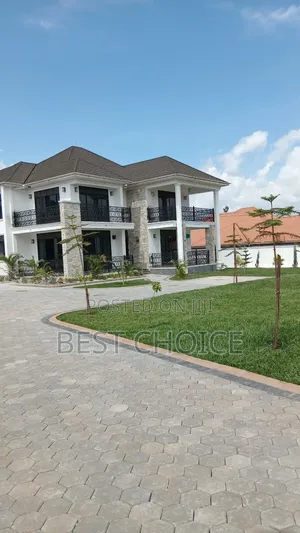 Expert Landscaping Services Styling Your Compound to Perfection