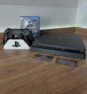 Ps4 Lightning Bundle, Two Controllers, 16 Games Installed, Clear Play.