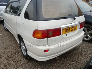 Toyota Ipsum 240i Limited 4WD 2002 White