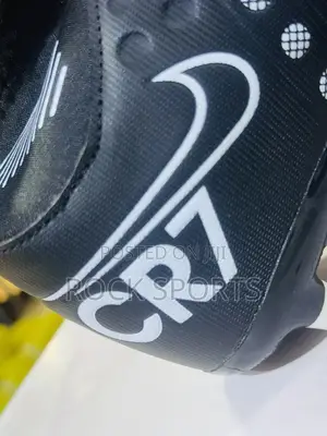 Football Shoes (Adults)