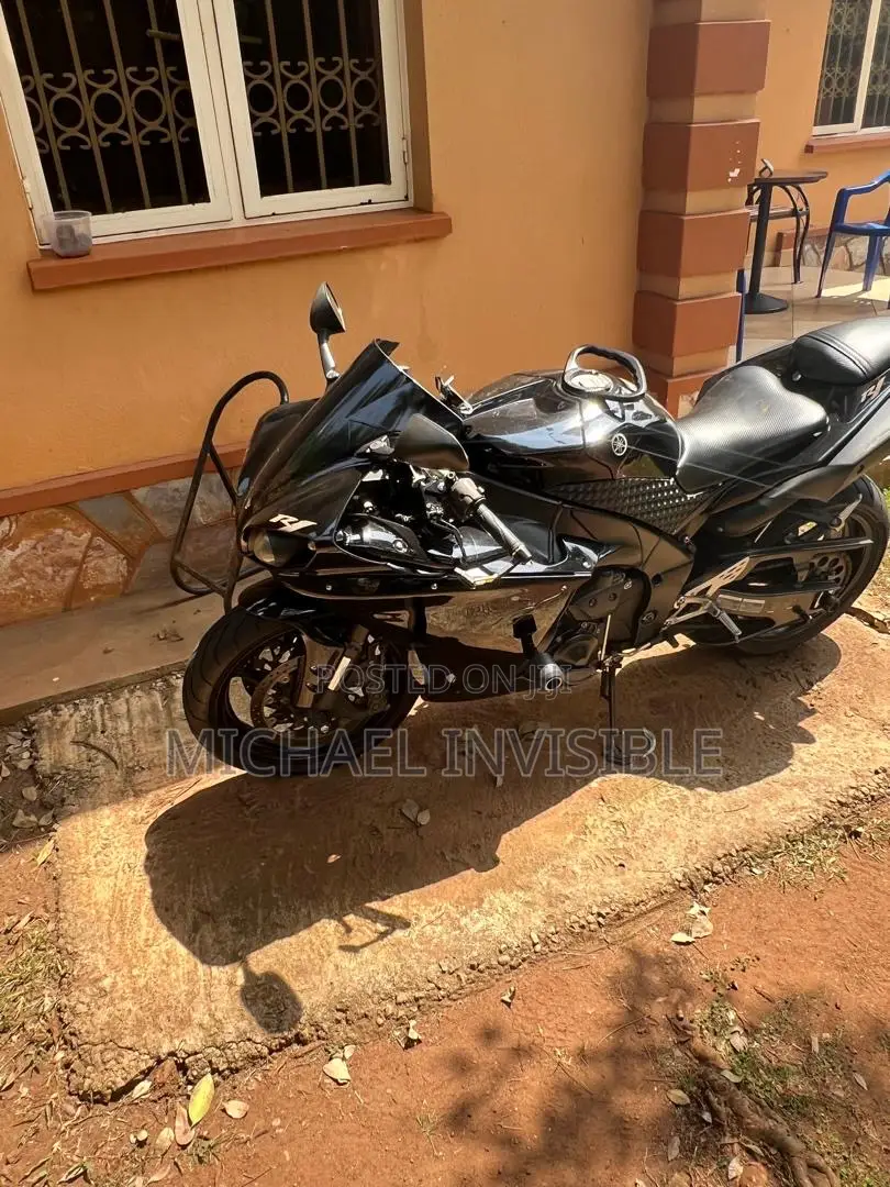 Yamaha R1 2012 Black