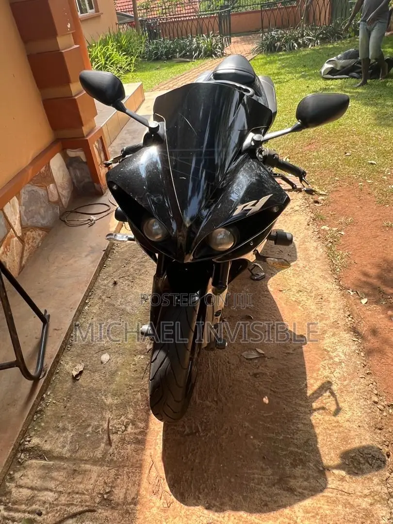 Yamaha R1 2012 Black