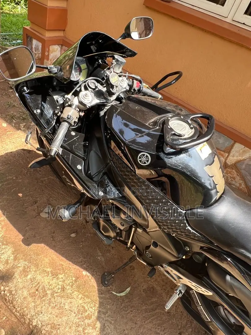 Yamaha R1 2012 Black