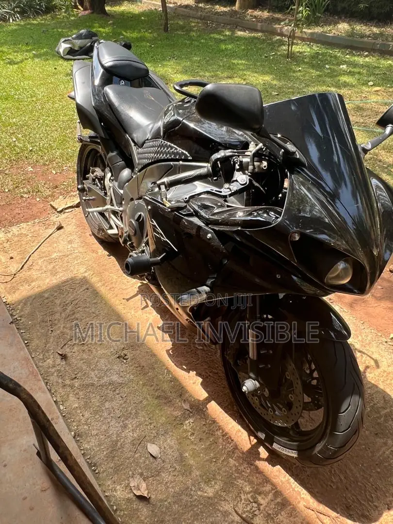 Yamaha R1 2012 Black