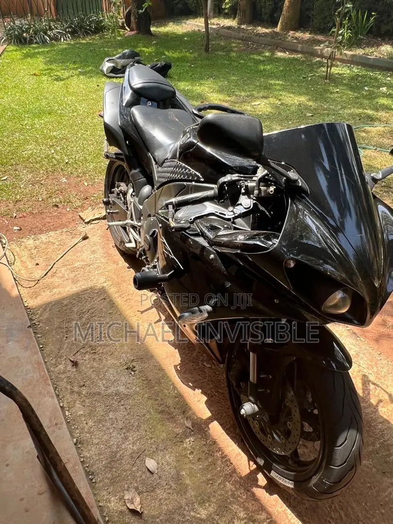 Yamaha R1 2012 Black