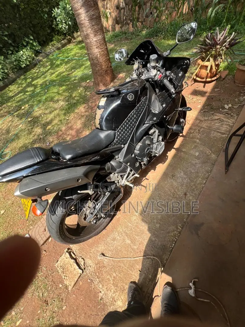 Yamaha R1 2012 Black
