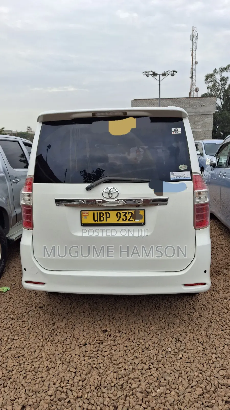 Toyota Noah 2.0 143hp AWD (8 Seater) 2010 White