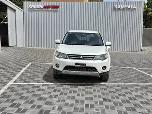 Mitsubishi Outlander 2012 White