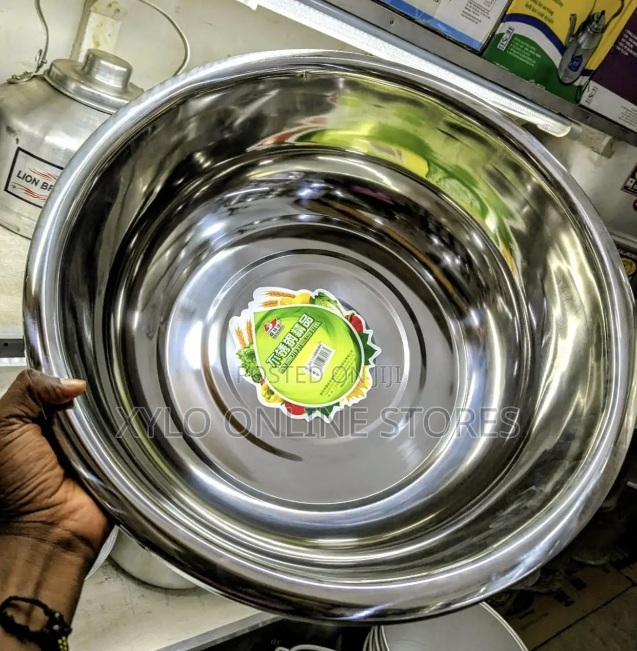 A Multipurpose 38cm Stainless Steel Mixing Bowl