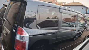 Toyota Noah 2.0 143hp AWD (7 Seater) 2010 Black