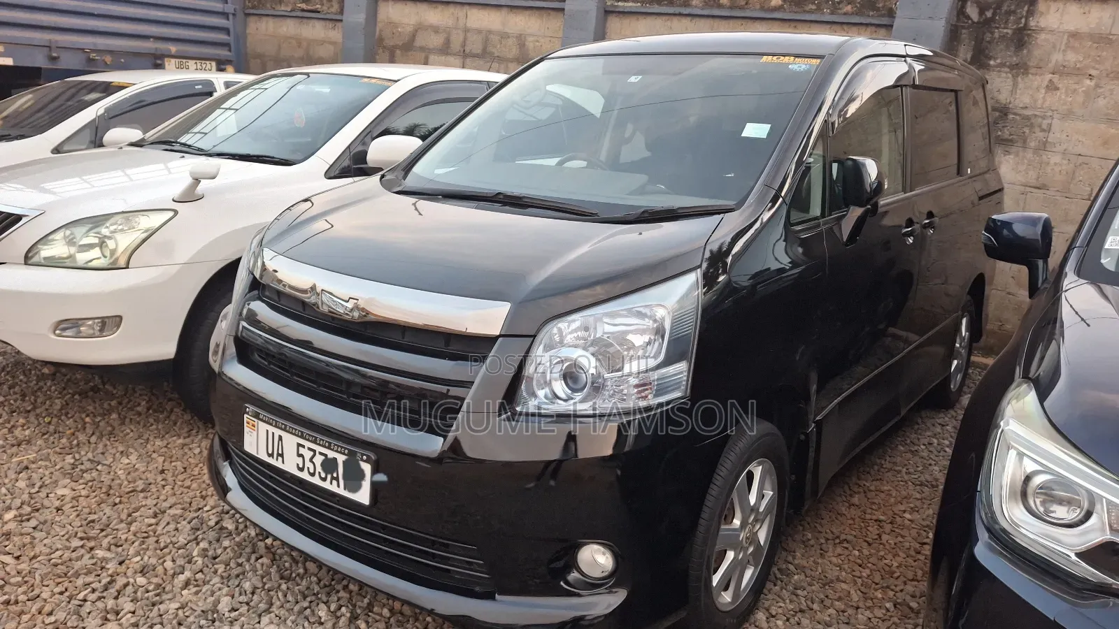 Toyota Noah 2.0 143hp AWD (7 Seater) 2010 Black