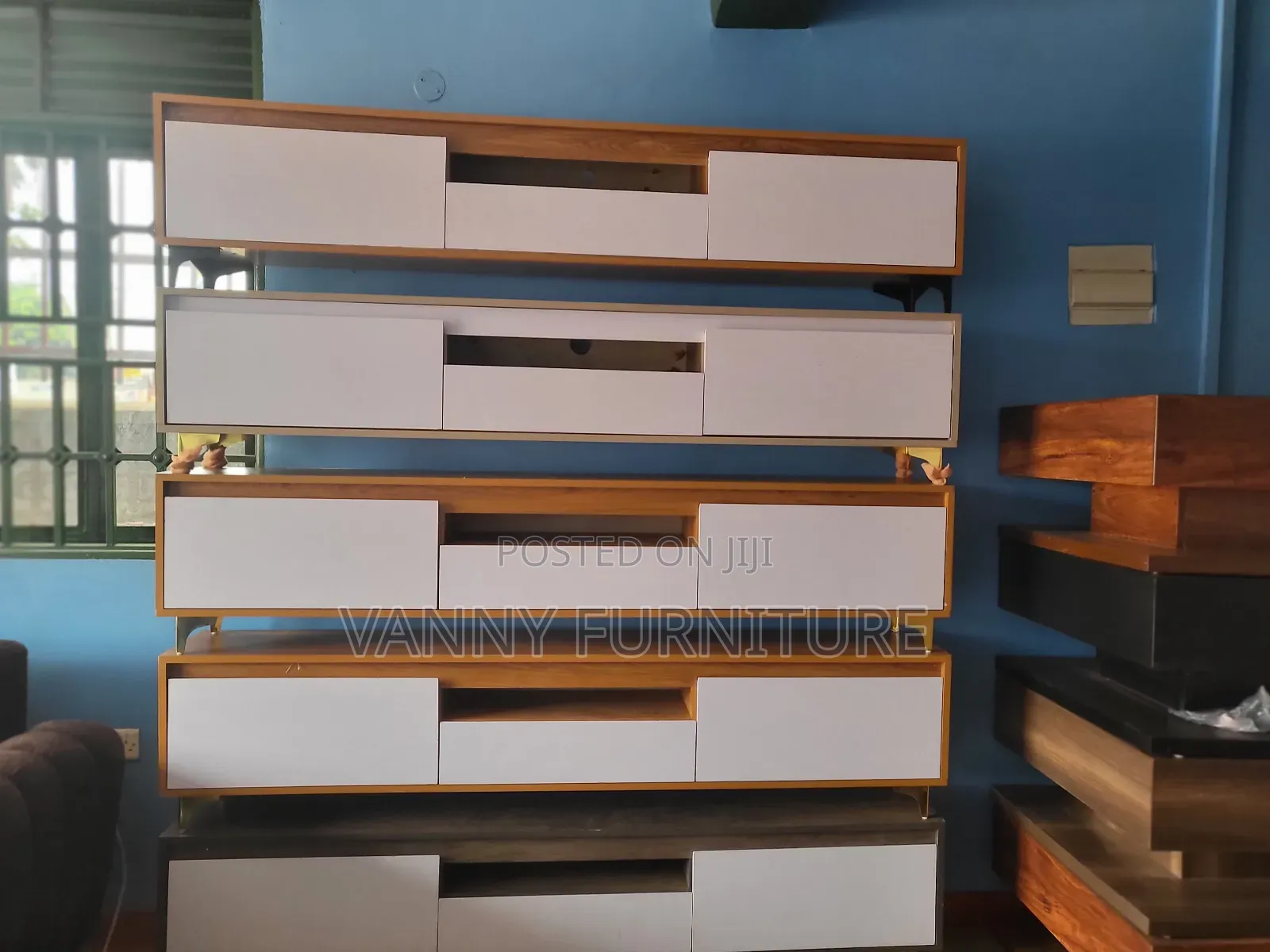 Tv Stand/Tv Standz/Tv Stands