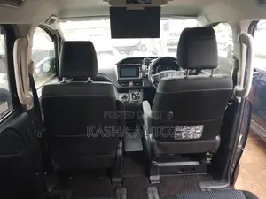 Toyota Noah 2016 Blue