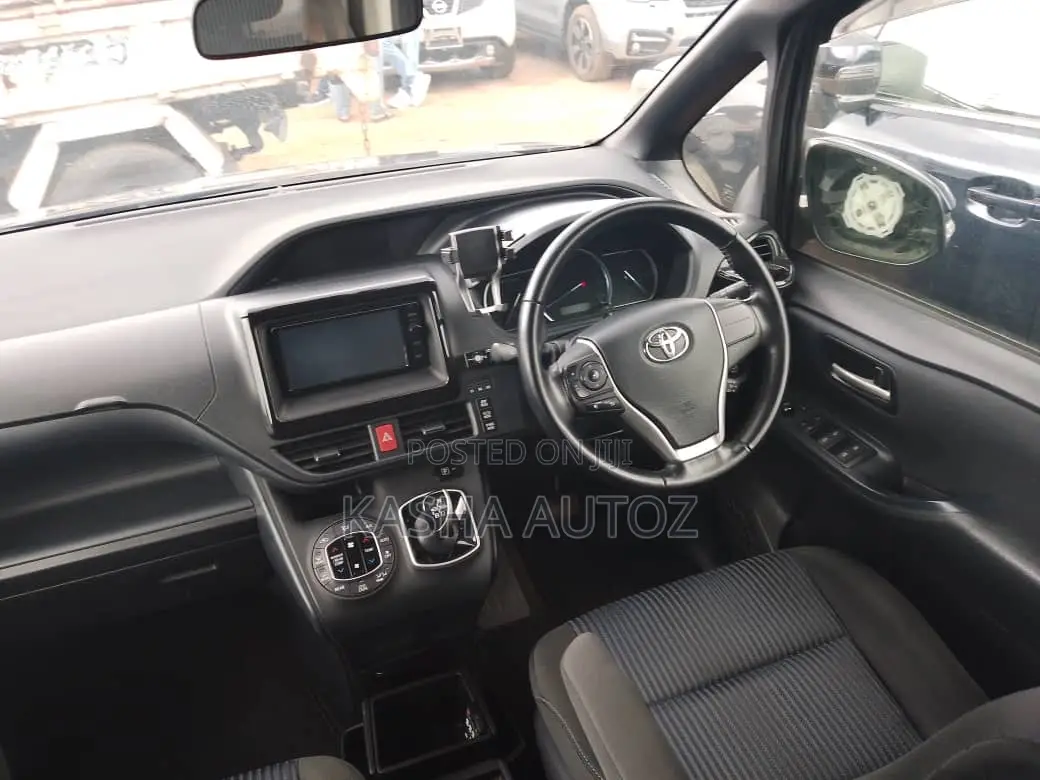 Toyota Noah 2016 Blue