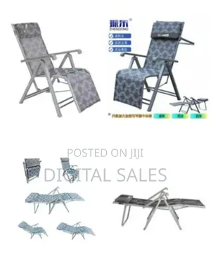 Folding Zero Gravity Reclining Chair With Easy Push Back Feature