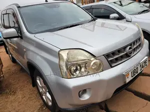 Nissan X-Trail 2.0 Petrol XE 2010 Silver