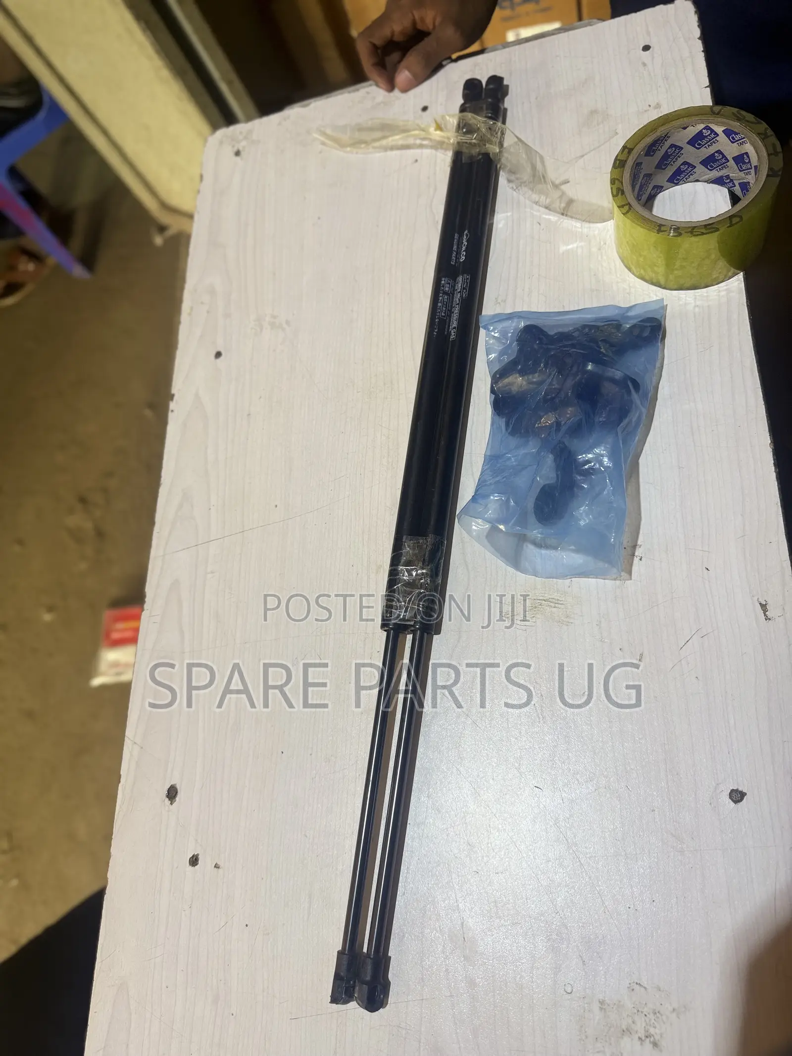 Harrier 2014 - 2019 Rear Boot Manual Shocks