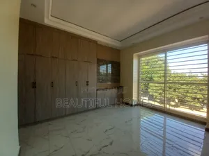 Furnished 4bdrm Duplex in Kira for sale