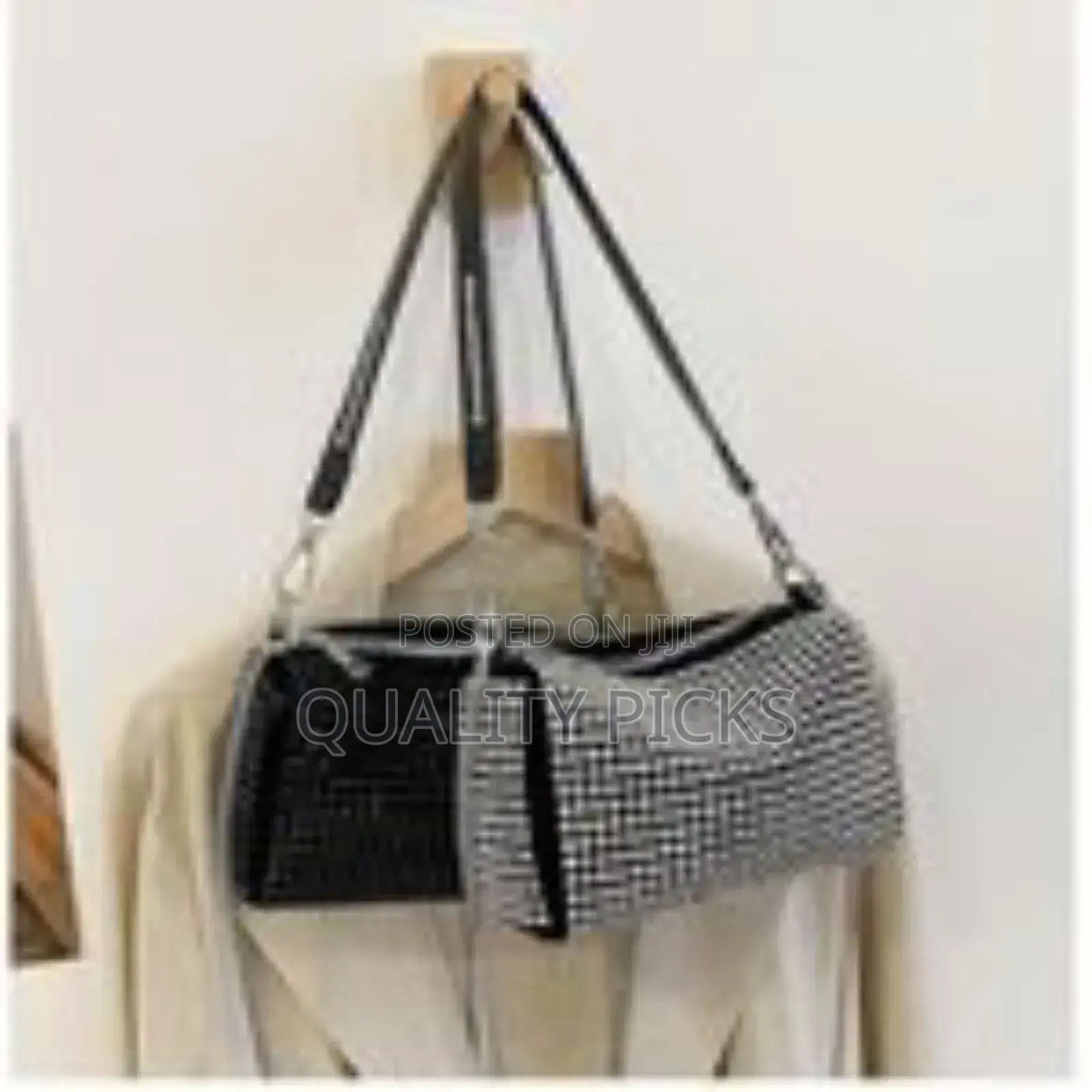 Women Studded Crystal Shoulders Bag.