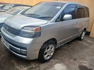 Toyota Noah 2003 Silver