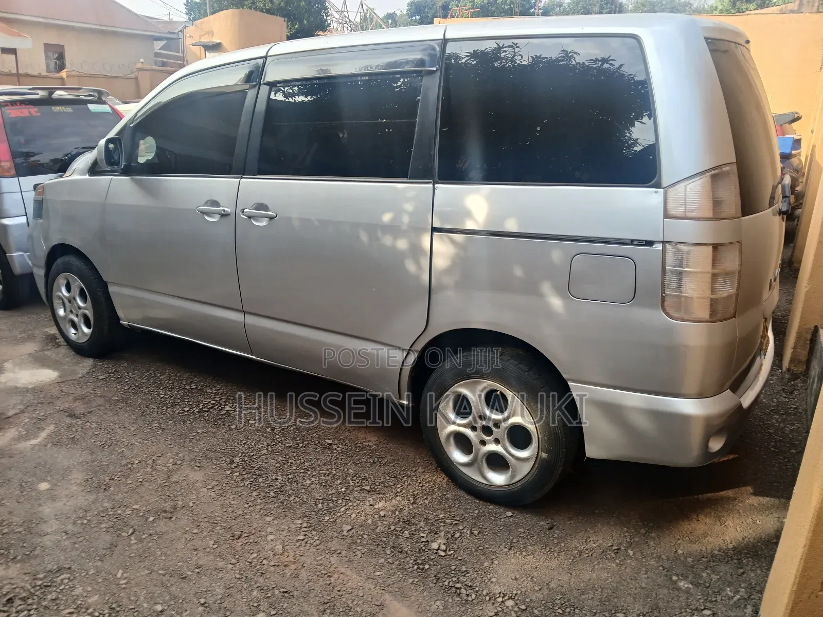 Toyota Noah 2003 Silver