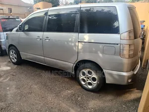 Toyota Noah 2003 Silver