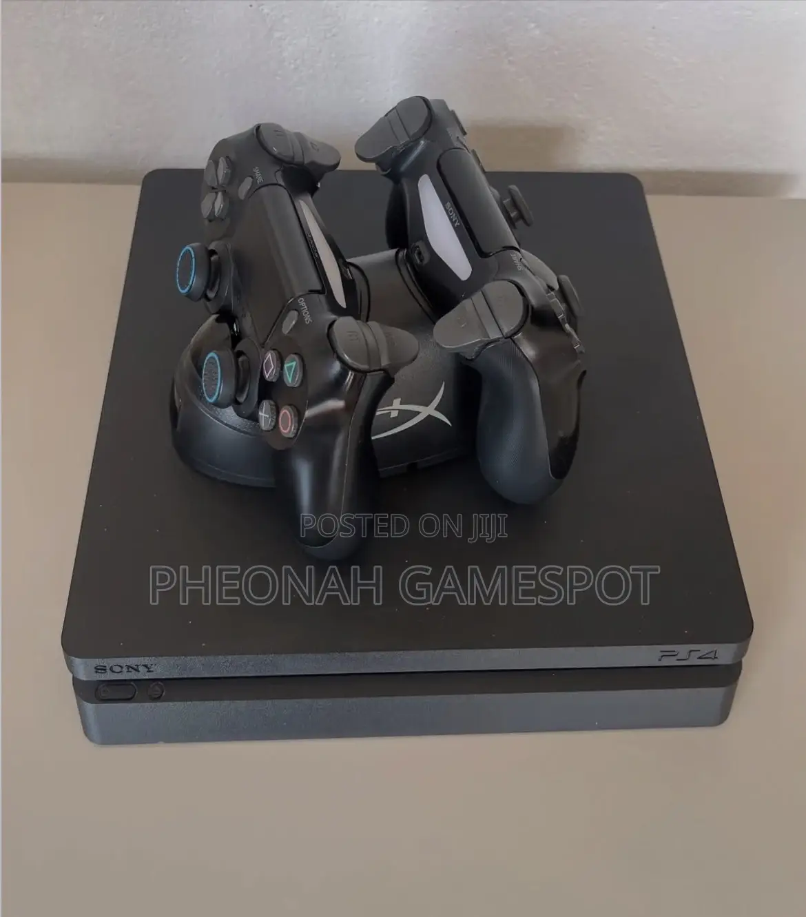 Ps4 Kit With Two Pads and 12 Installed Games, Sharp Clear Motion.