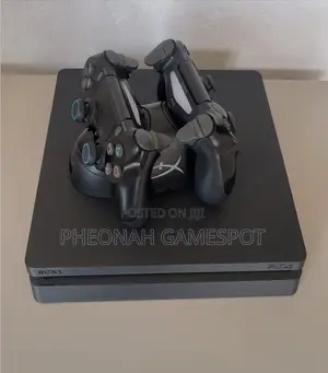 Ps4 Kit With Two Pads and 12 Installed Games, Sharp Clear Motion.