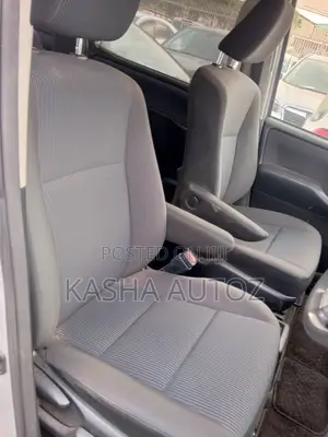 Toyota Noah 2016 Silver