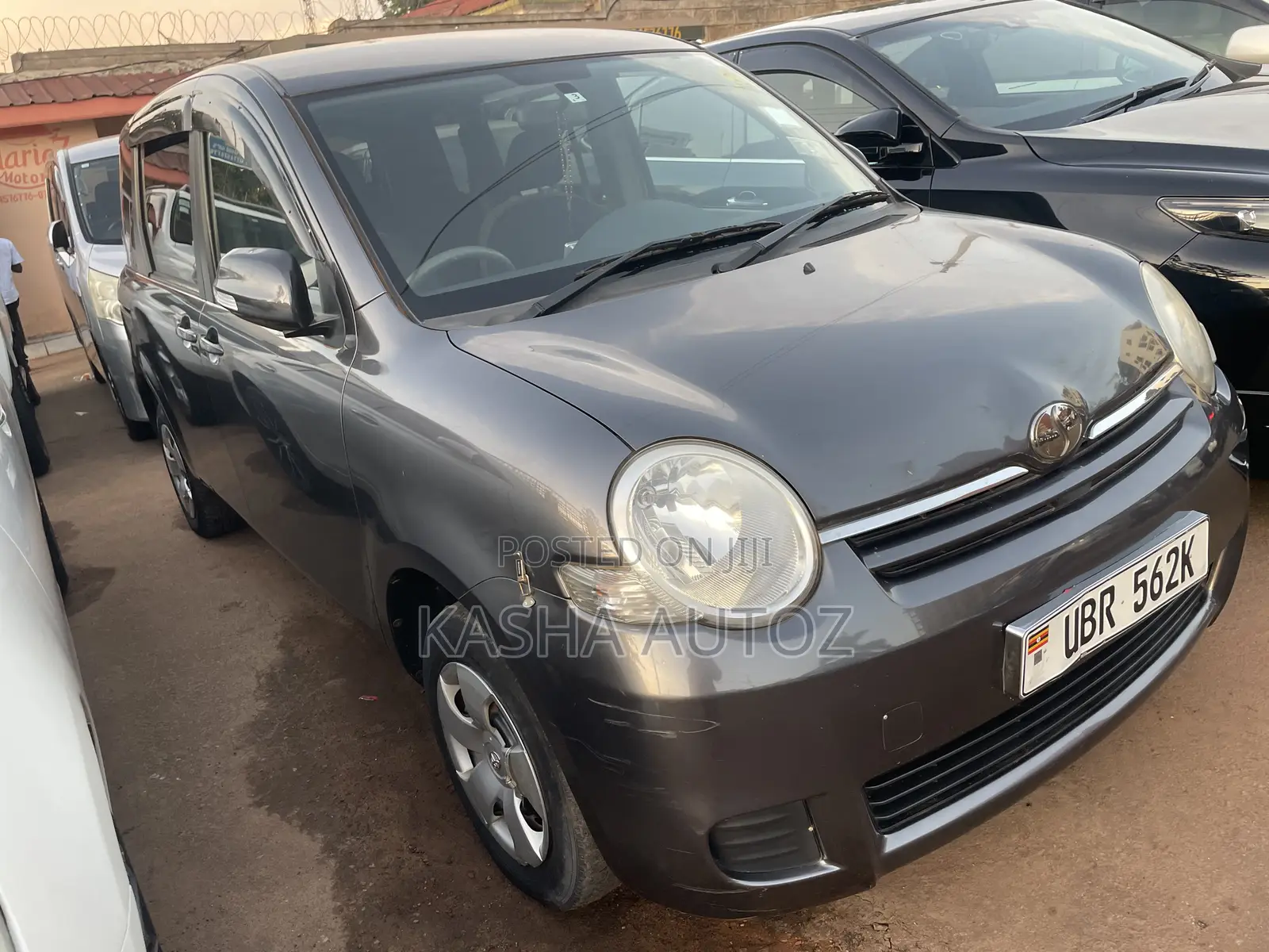 Toyota Sienta 2010 Gray
