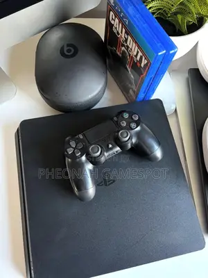 Ps4 Unit, Two Controllers, 20 Games Installed, Crisp Vivid Flow.