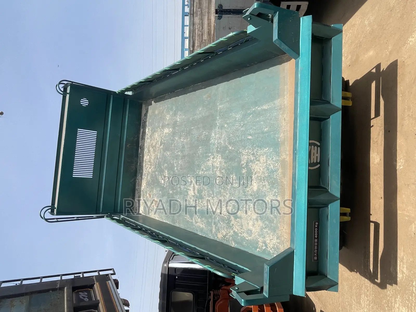 Fuso Dumper Green Color