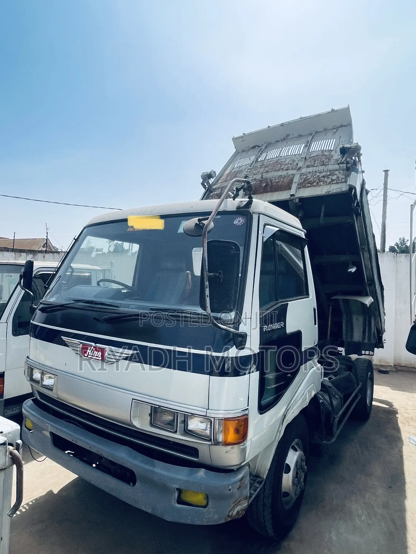 Hino Dumper 2lights 1991 White