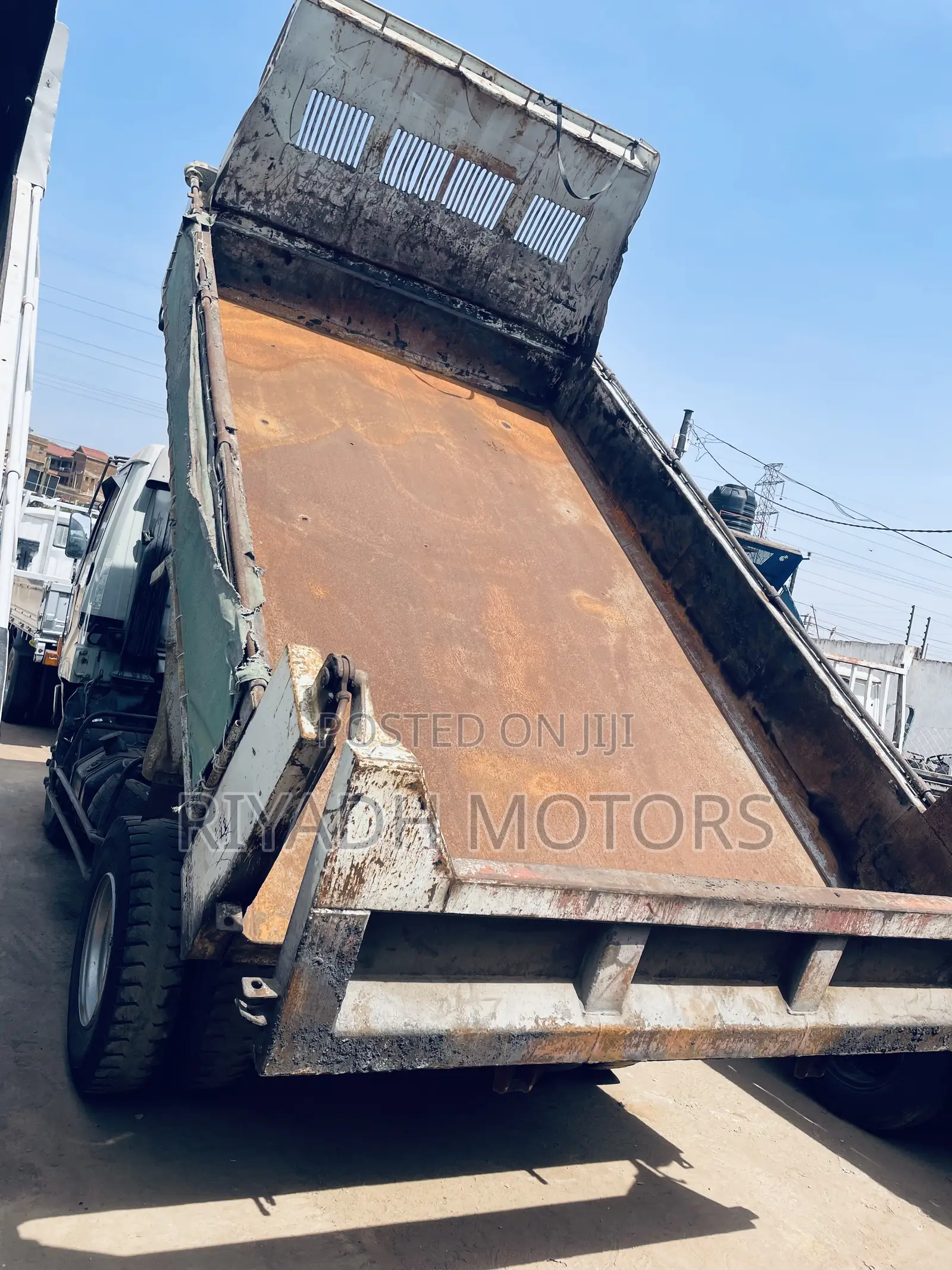 Hino Dumper 2lights 1991 White