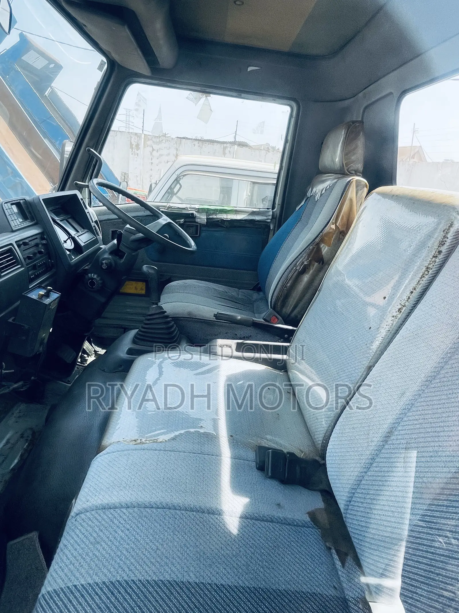 Hino Dumper 2lights 1991 White