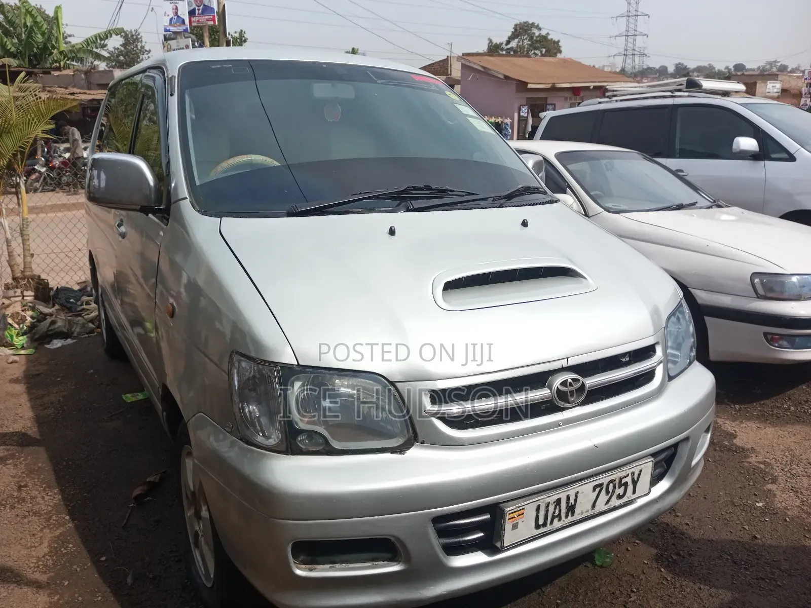 Toyota TownAce Noah 2000 Ivory