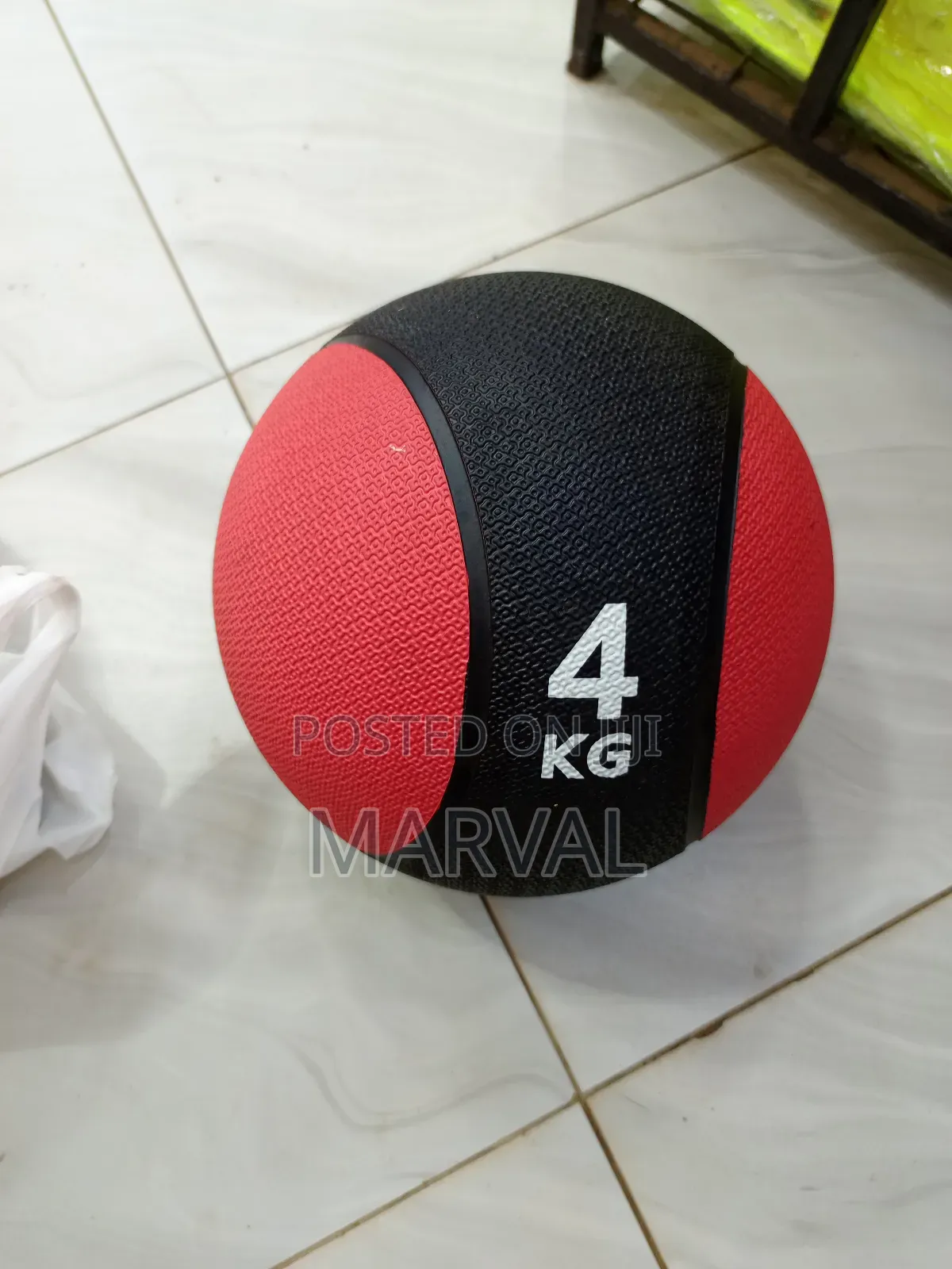 4 Kg Medicine Ball.