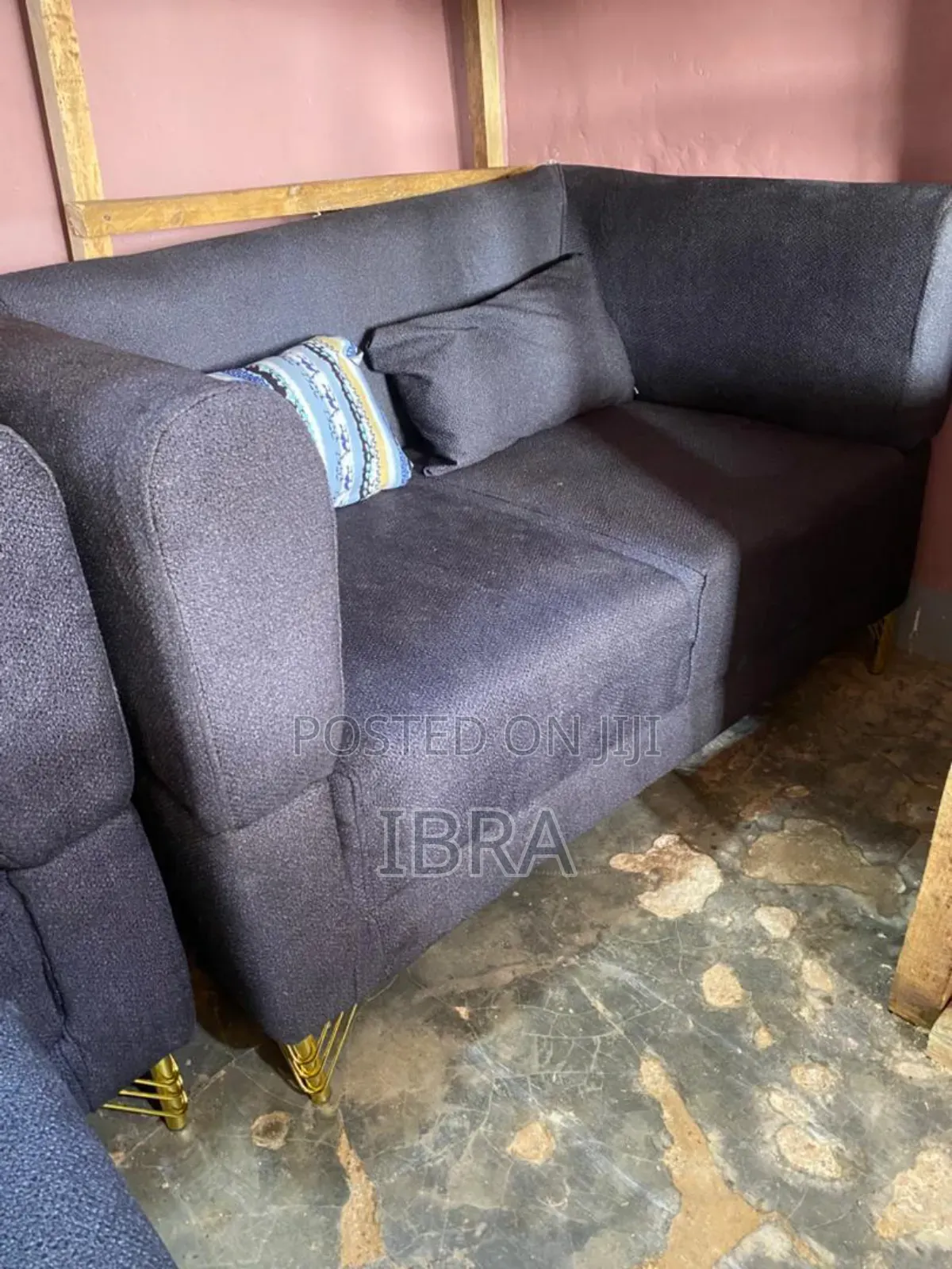 A Five Seater Sofa Set With Pillows of Fibers