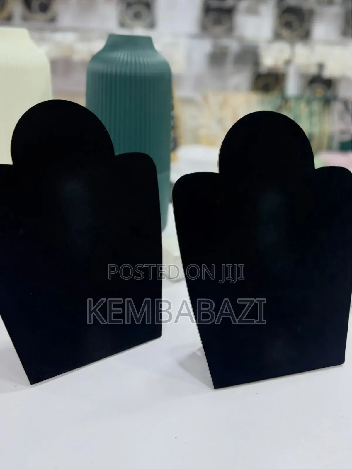 Foldable Necklace Display