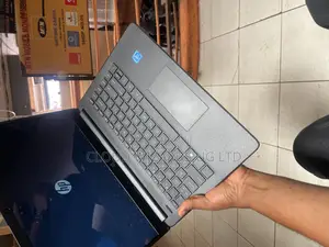 Laptop HP 14S 8GB Intel Celeron SSHD (Hybrid) 250GB