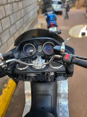 Yamaha 2021 Black