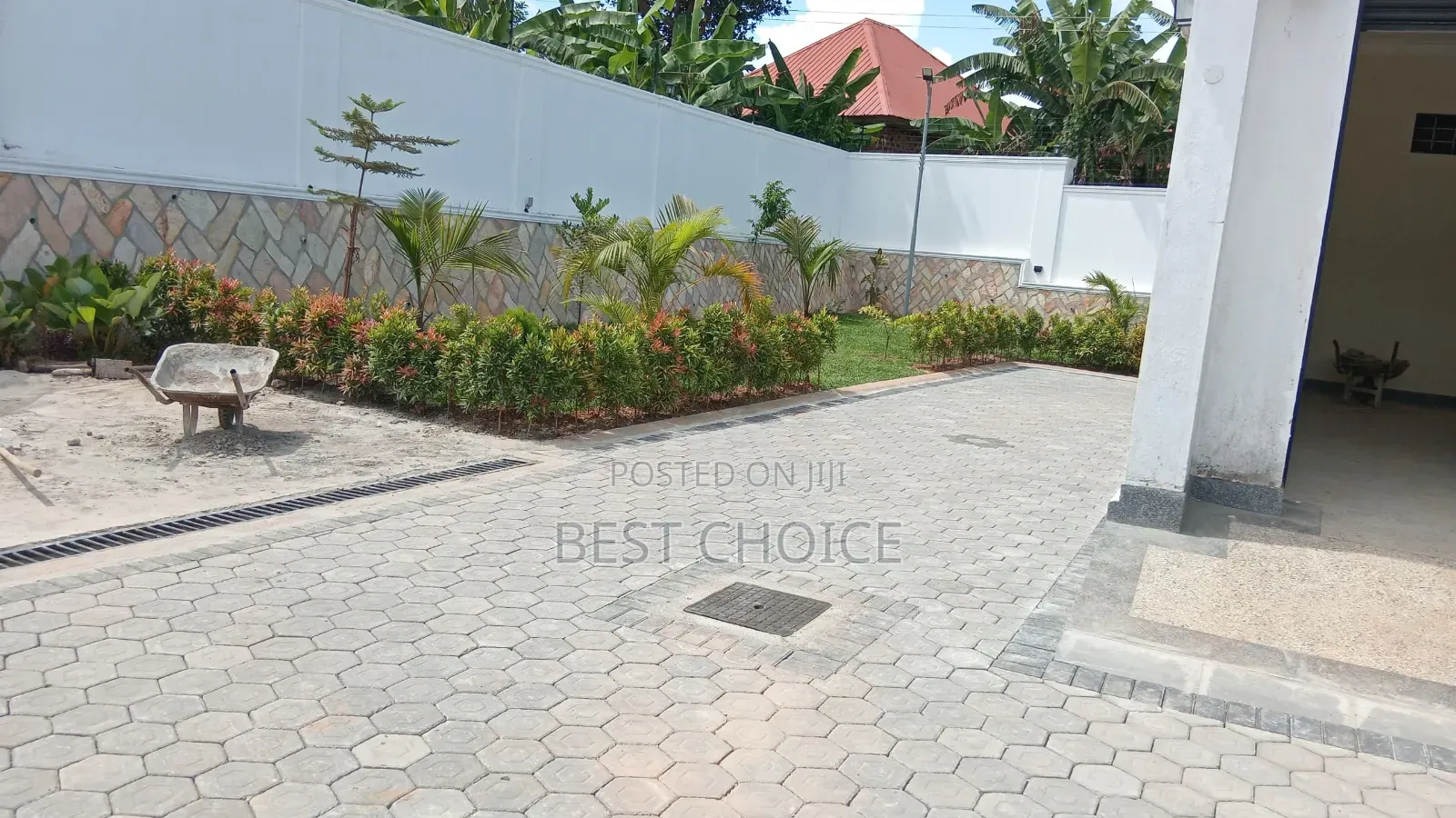 Expert Land Scaping Services Built on Trust Focused on Quality