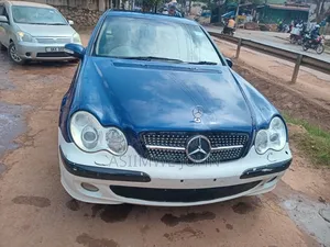 Mercedes-Benz C200 2004 Blue
