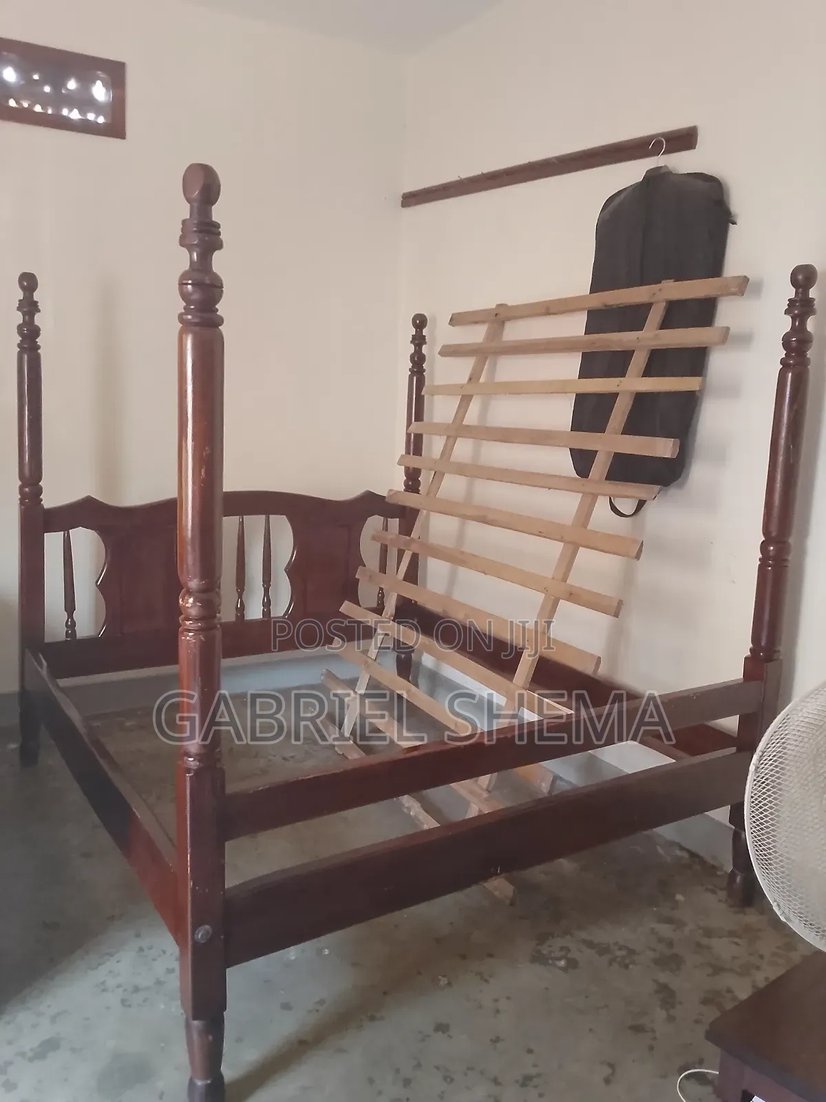 Bed for Sale, 6 by 6 in Size , in Good Condition